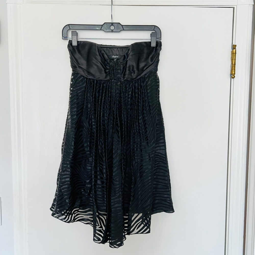 Black Metallic Zebra Stripe Art Deco Futuristic Babydoll Strapless Express Dress